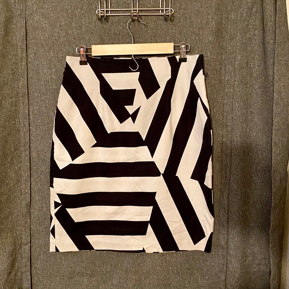 Black and white pencil skirt